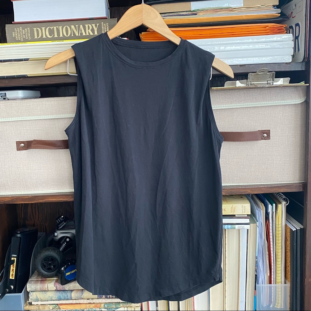 Lululemon Muscle workout t-shirt 4